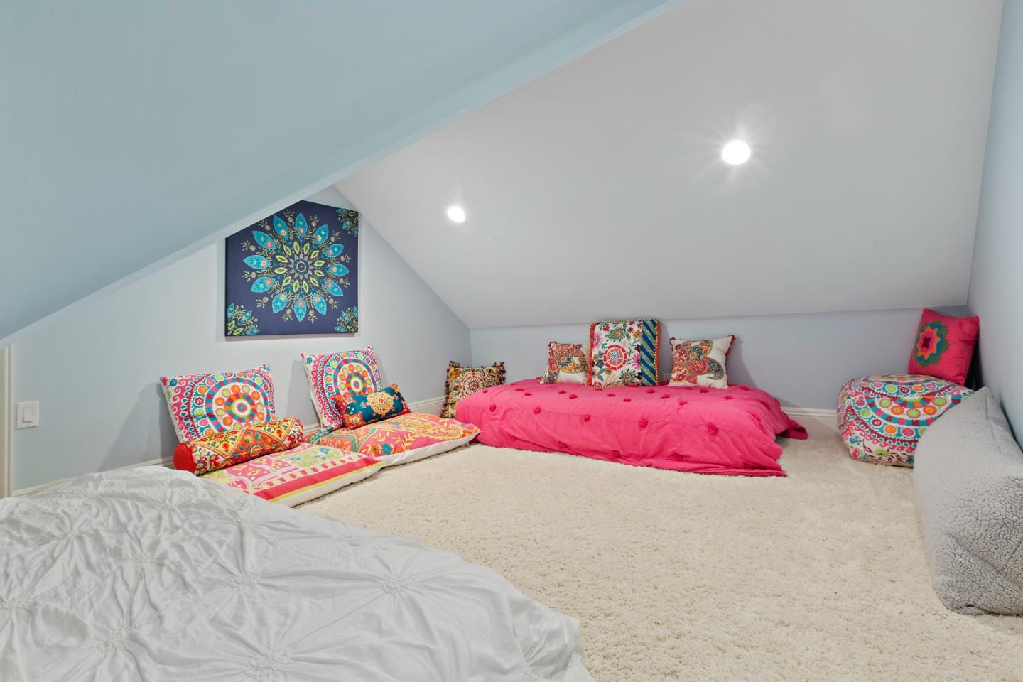 1187 Clark Way