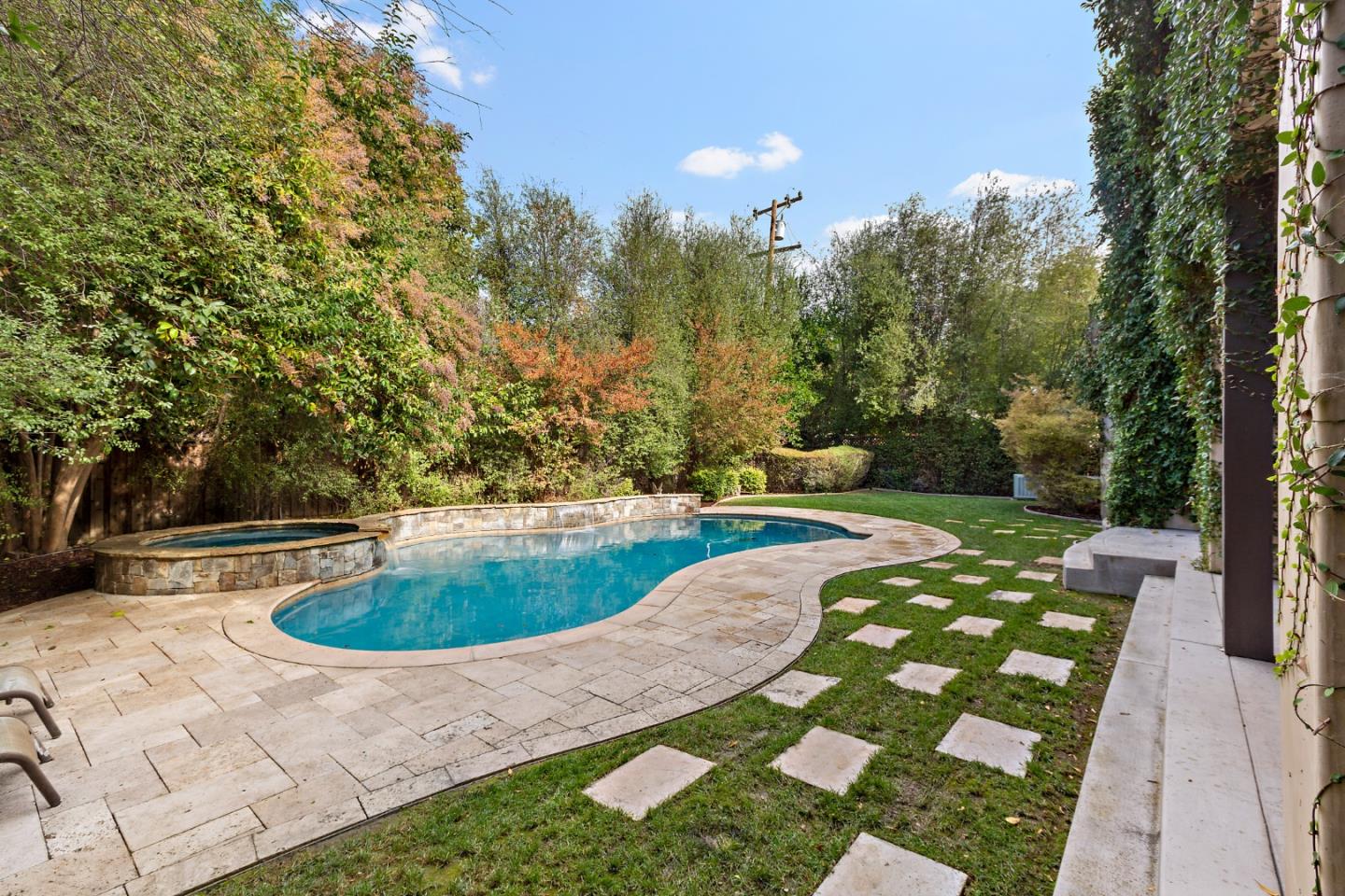 1187 Clark Way