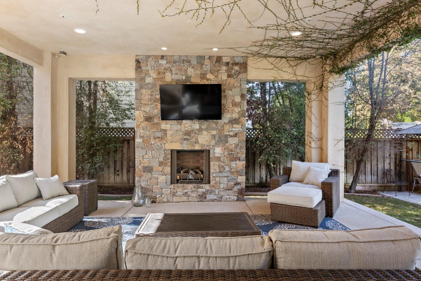 1187 Clark Way