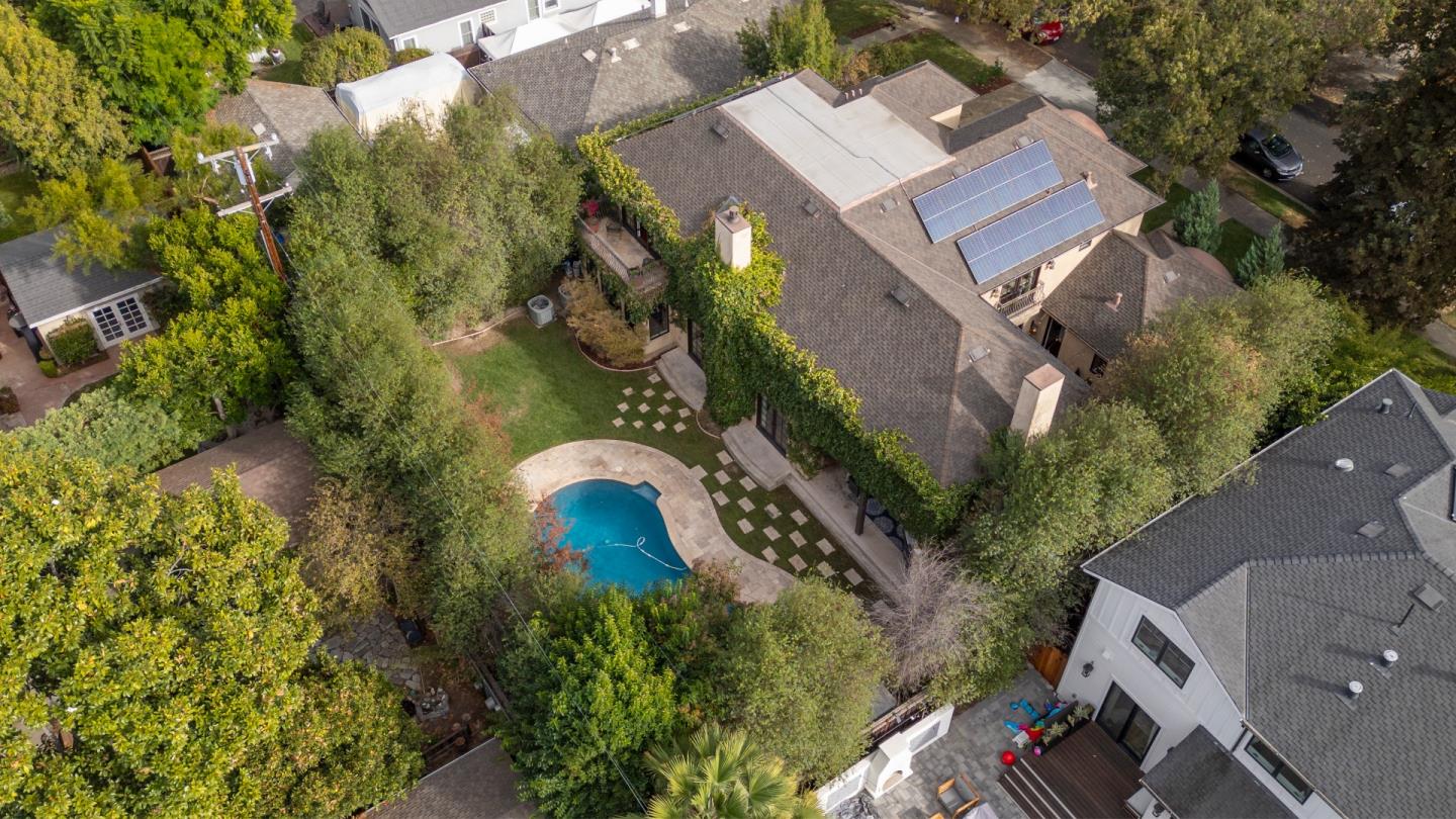 1187 Clark Way