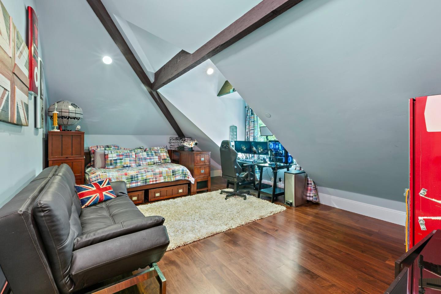 1187 Clark Way