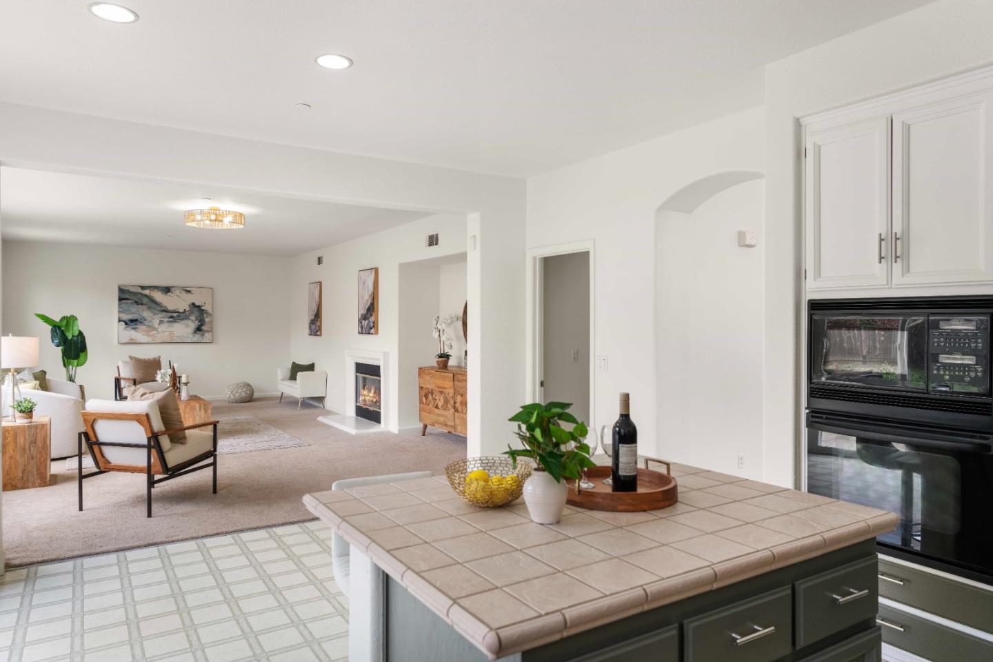 422 Kensington Way