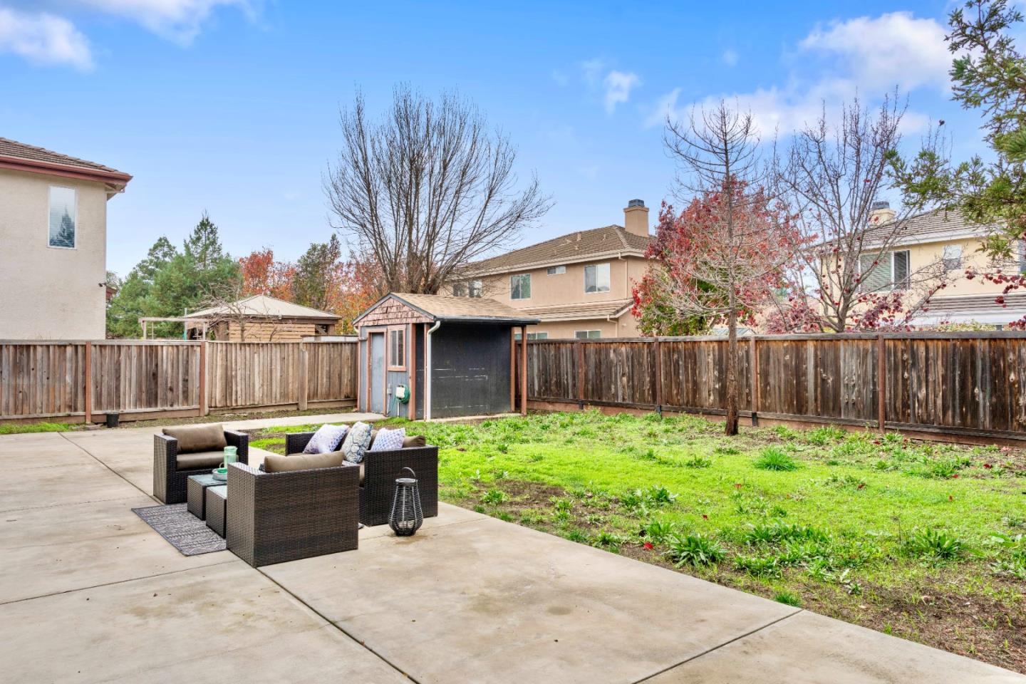 422 Kensington Way