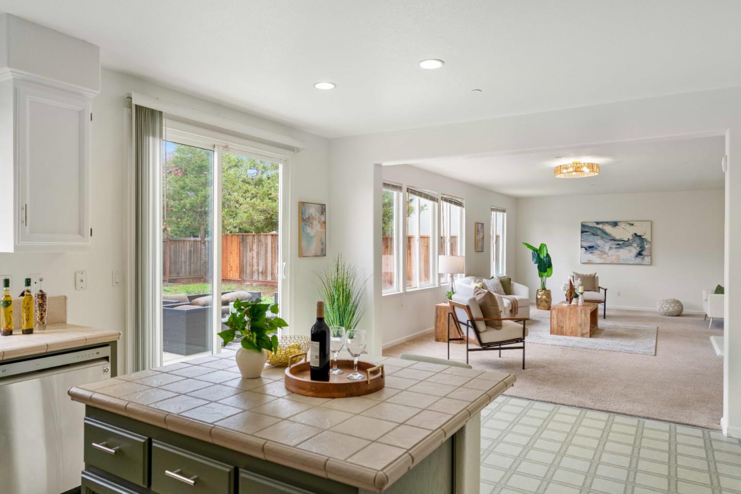 422 Kensington Way