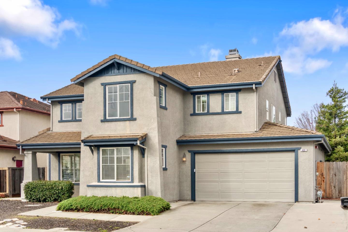 422 Kensington Way