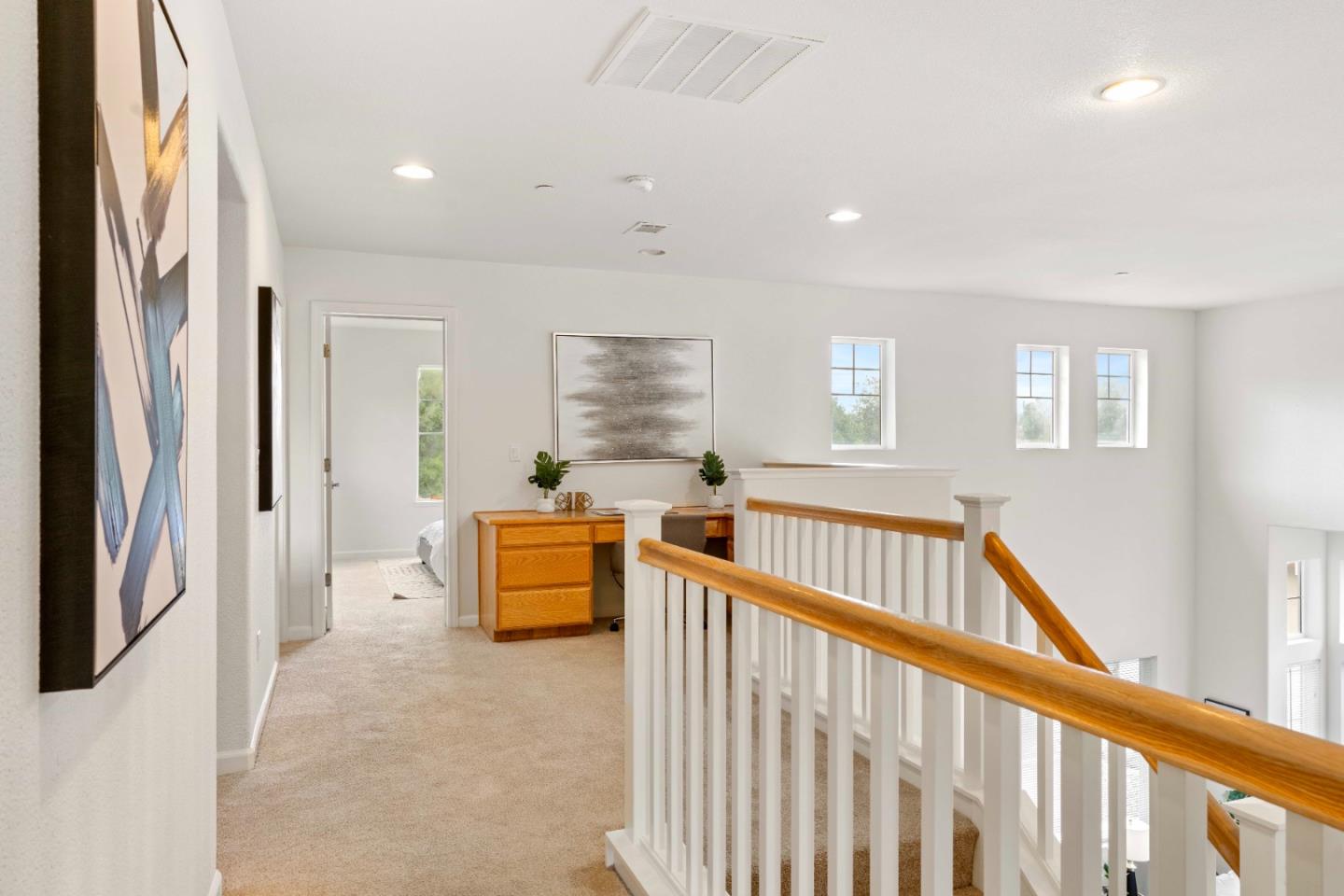 422 Kensington Way