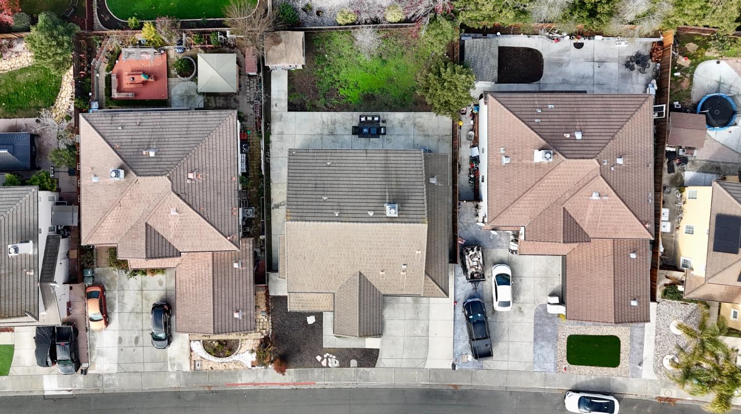 422 Kensington Way