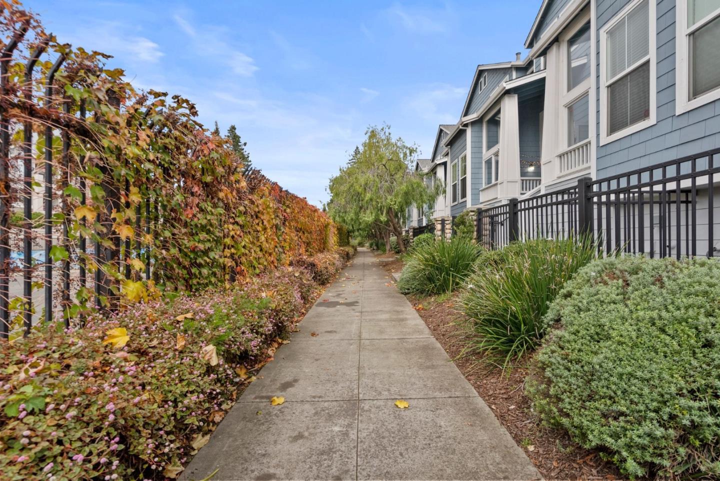 658 Kingsford Way