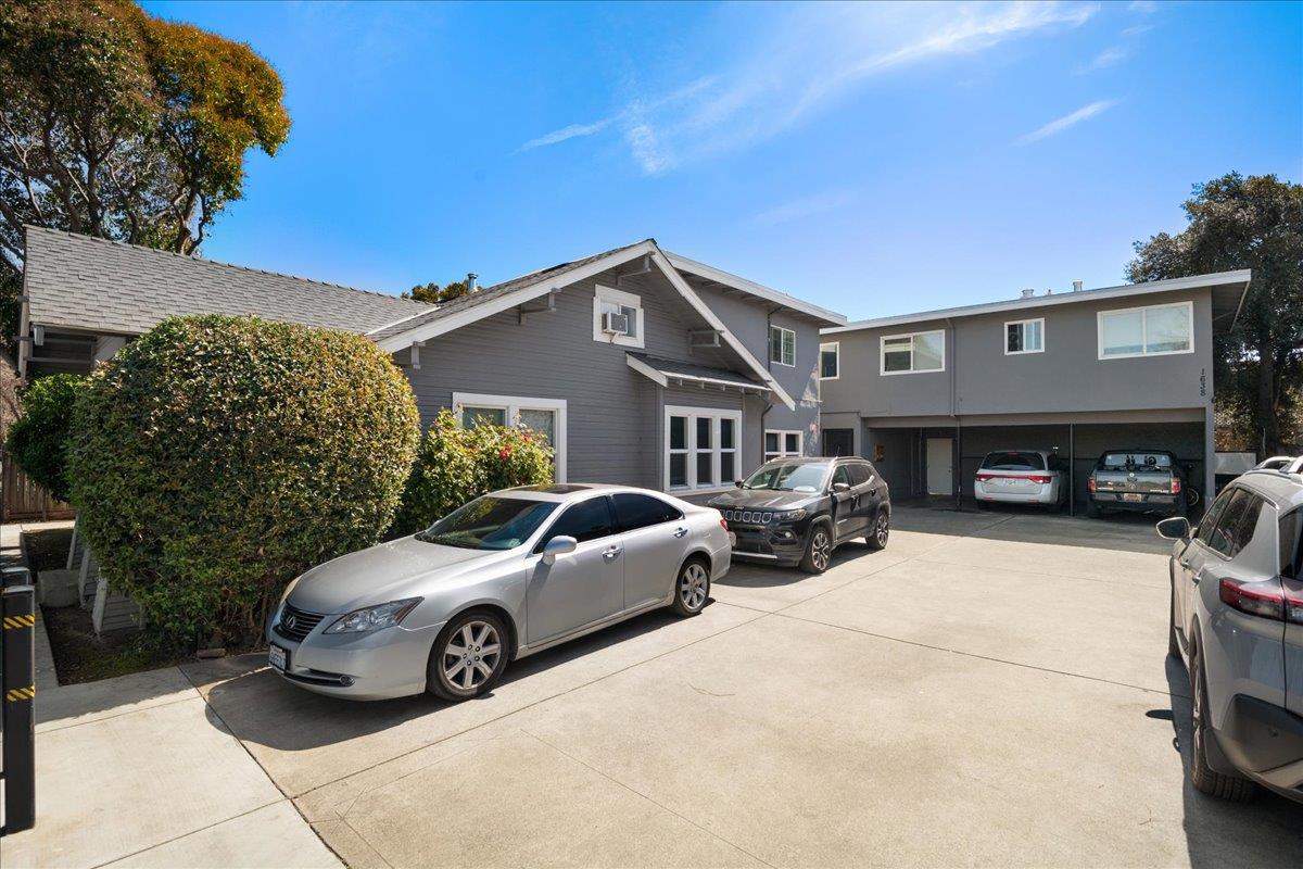1650 Bay