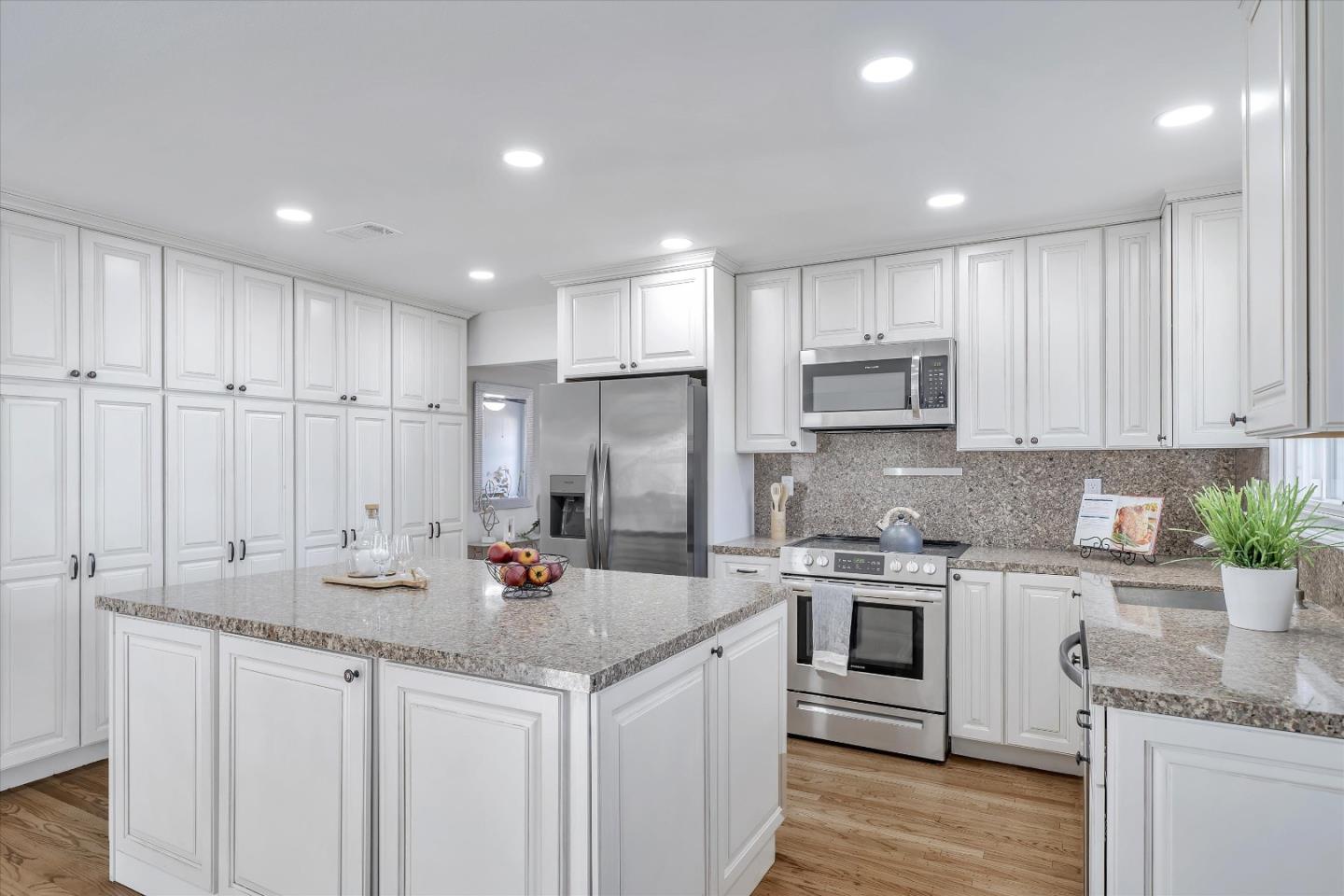 837 Arbor Court