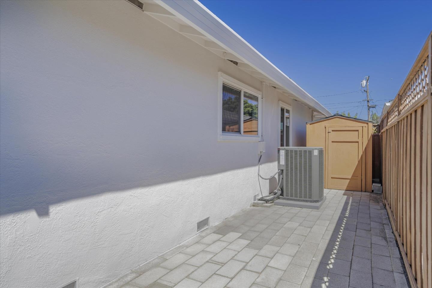 837 Arbor Court