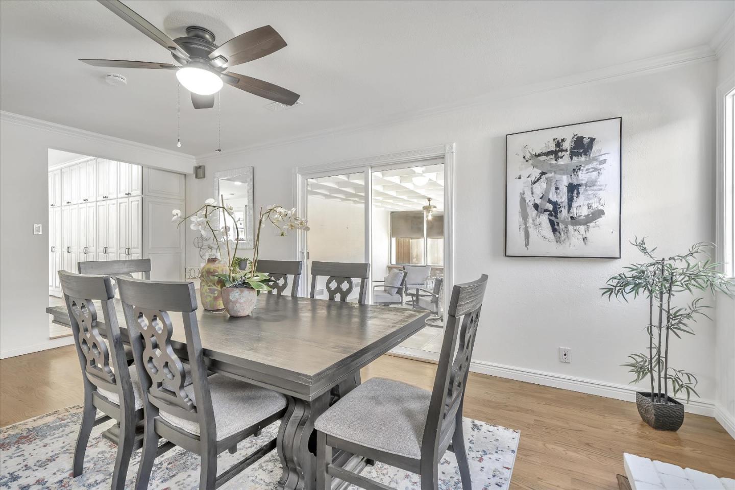 837 Arbor Court
