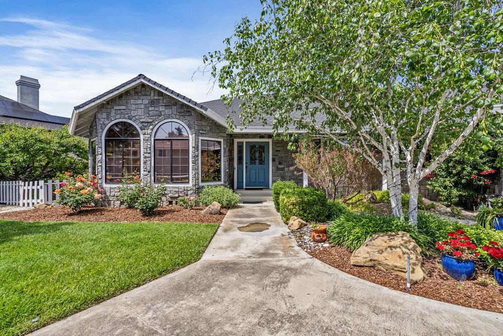 105 Louise Circle