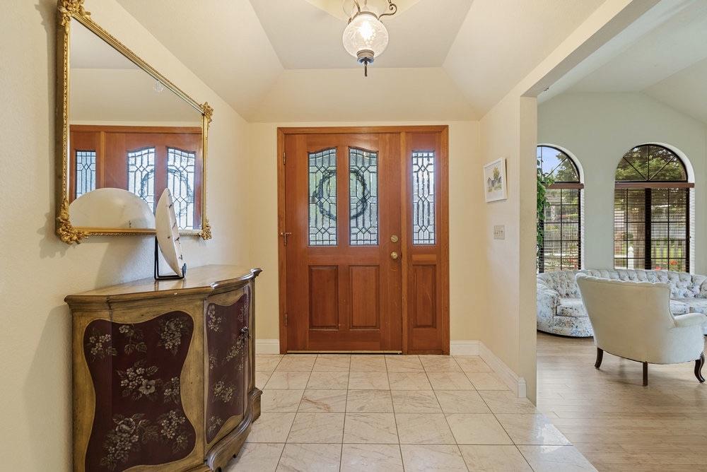 105 Louise Circle