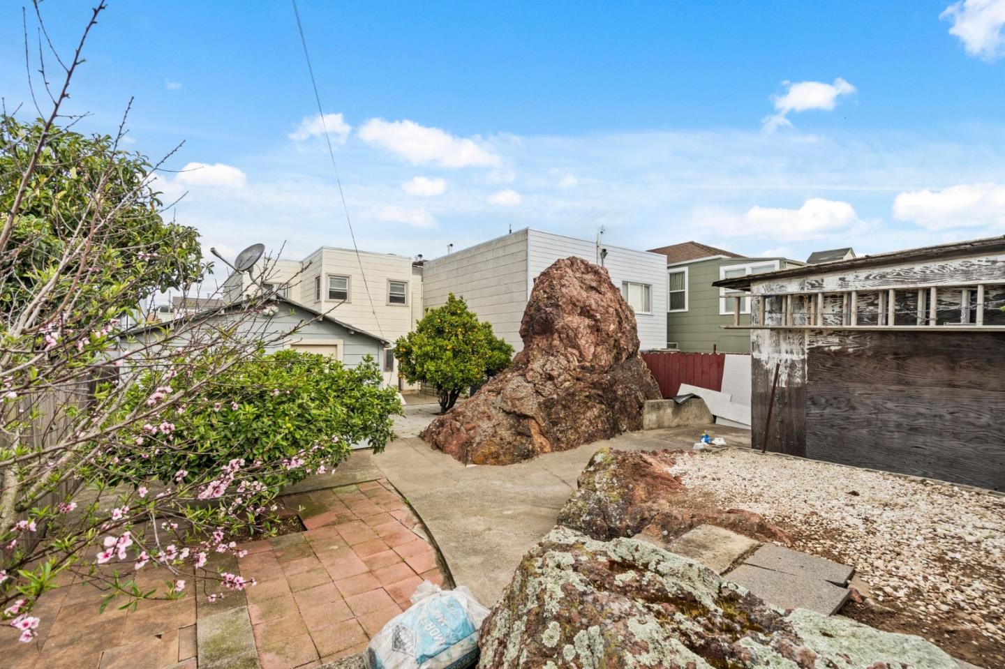 725 Delta Street