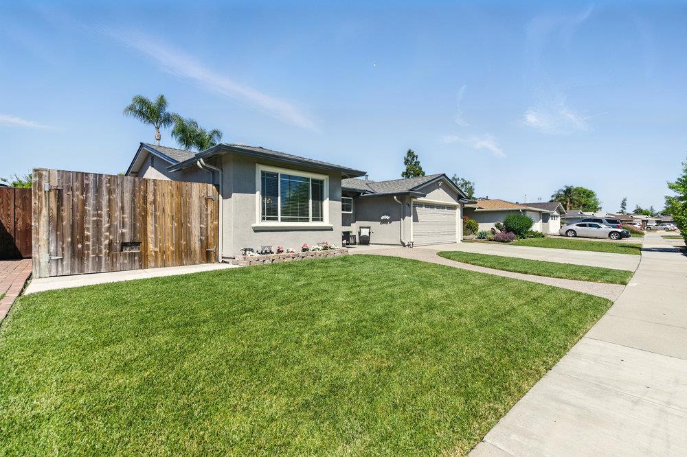 467 Safari DR