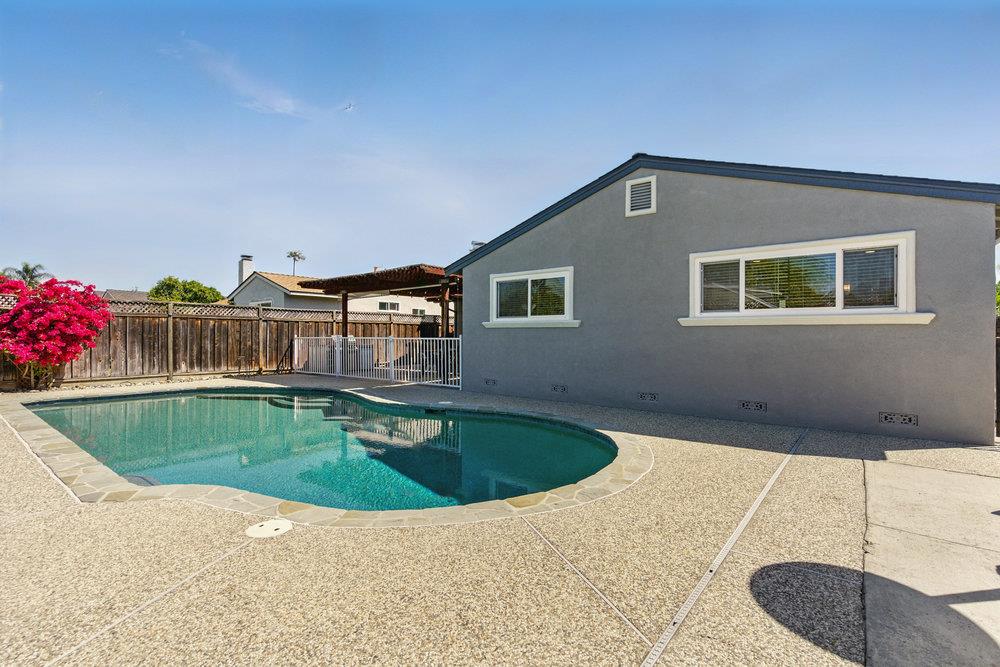 467 Safari DR
