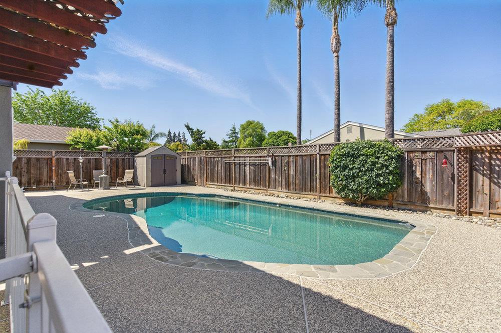 467 Safari DR