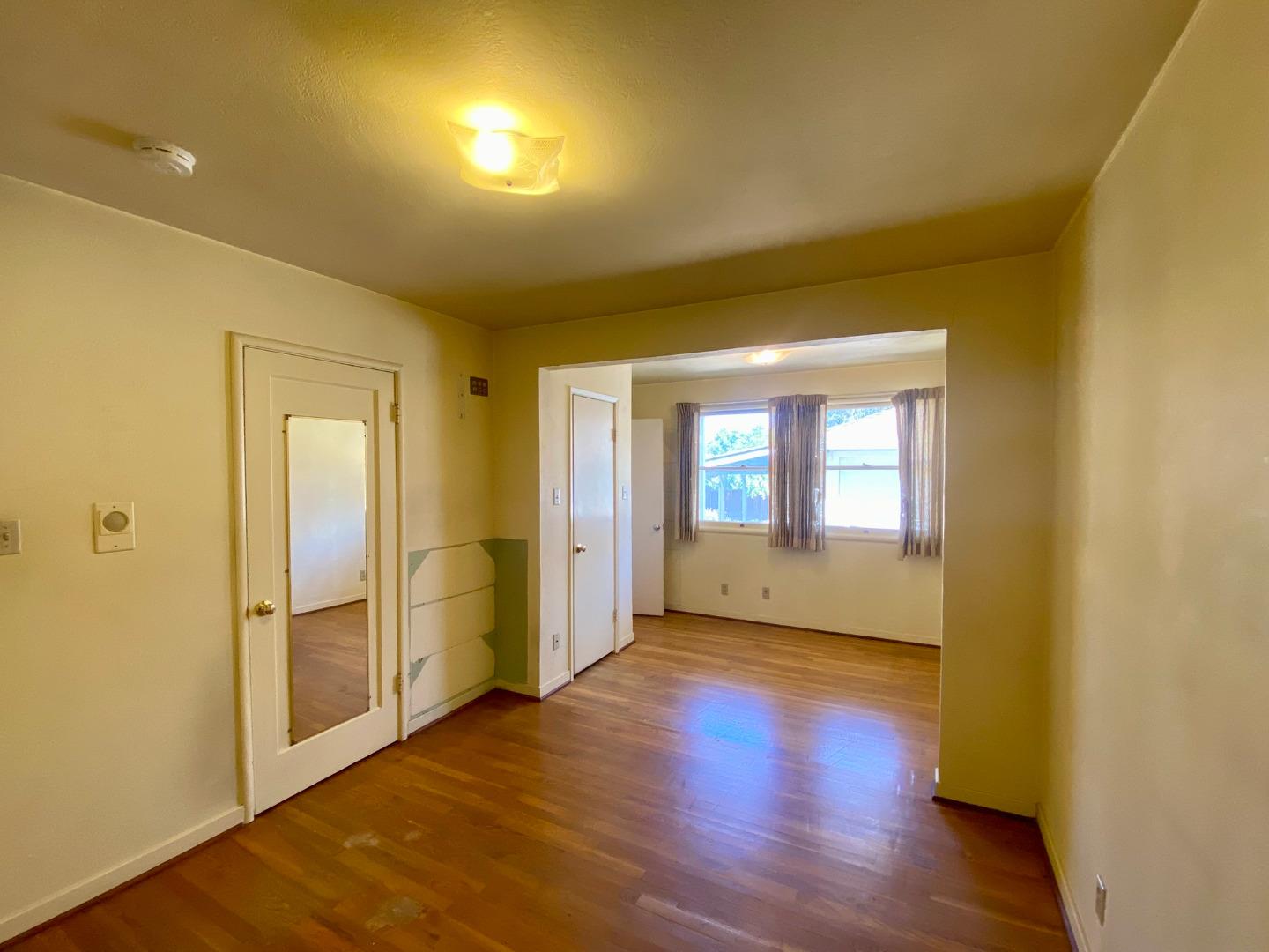 1676 Mackey AVE