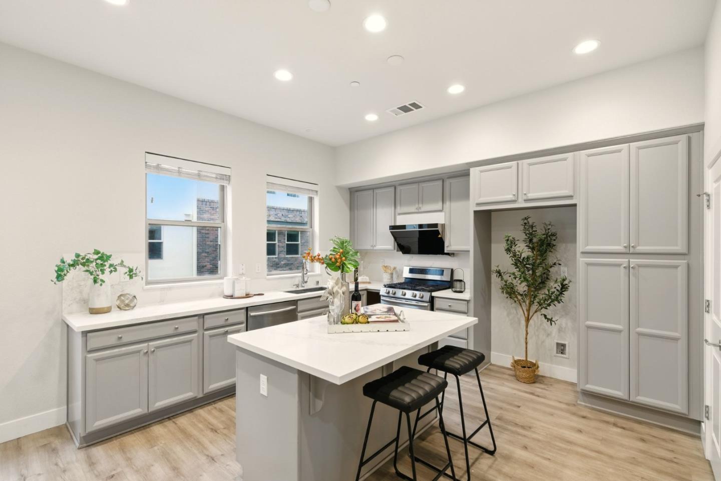 1719 Houret Court