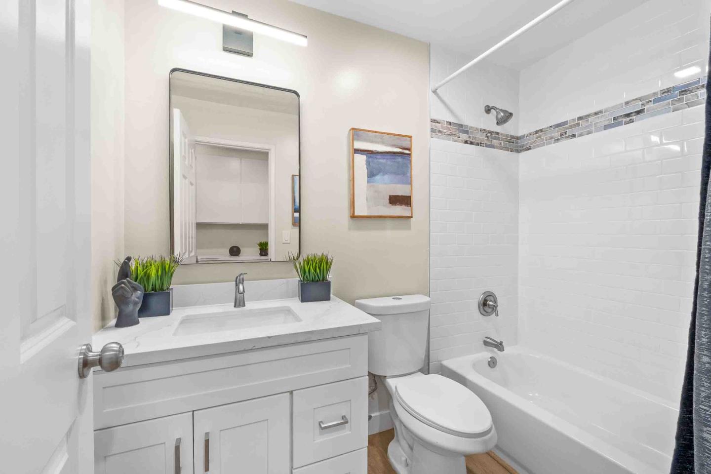 3785 Wellington Square