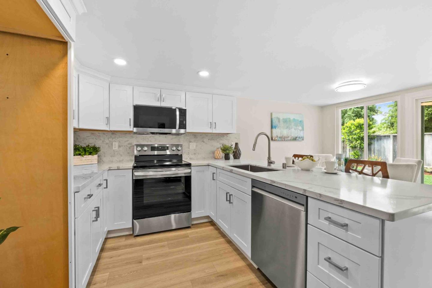 3785 Wellington Square