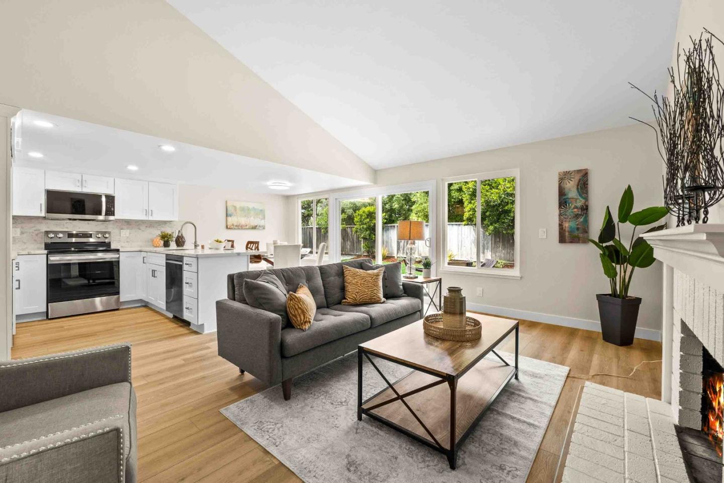 3785 Wellington Square