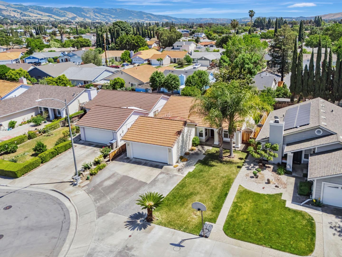 2542 Buckhill Court