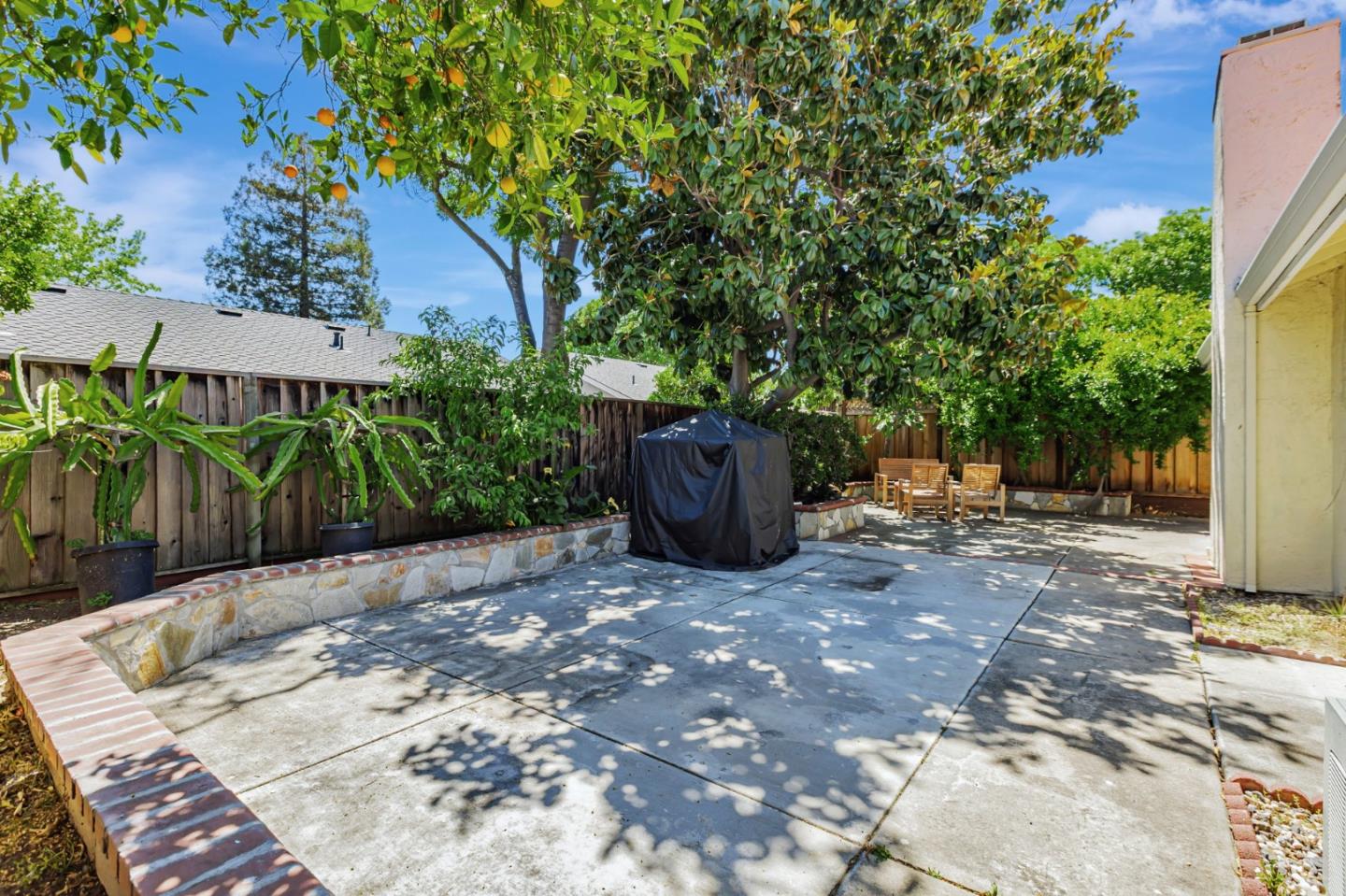 2542 Buckhill Court