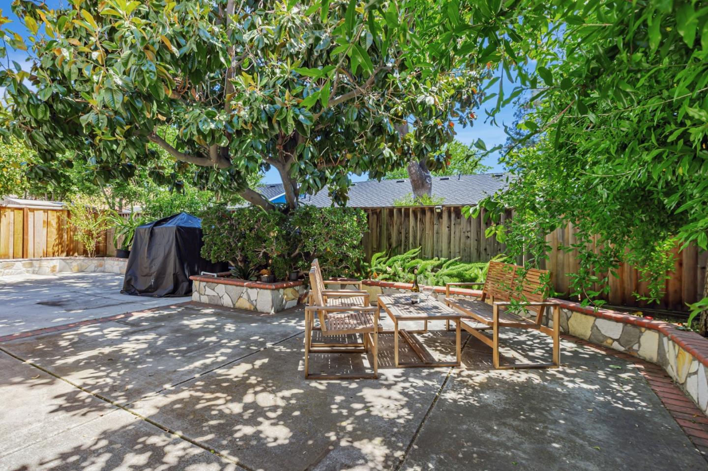 2542 Buckhill Court