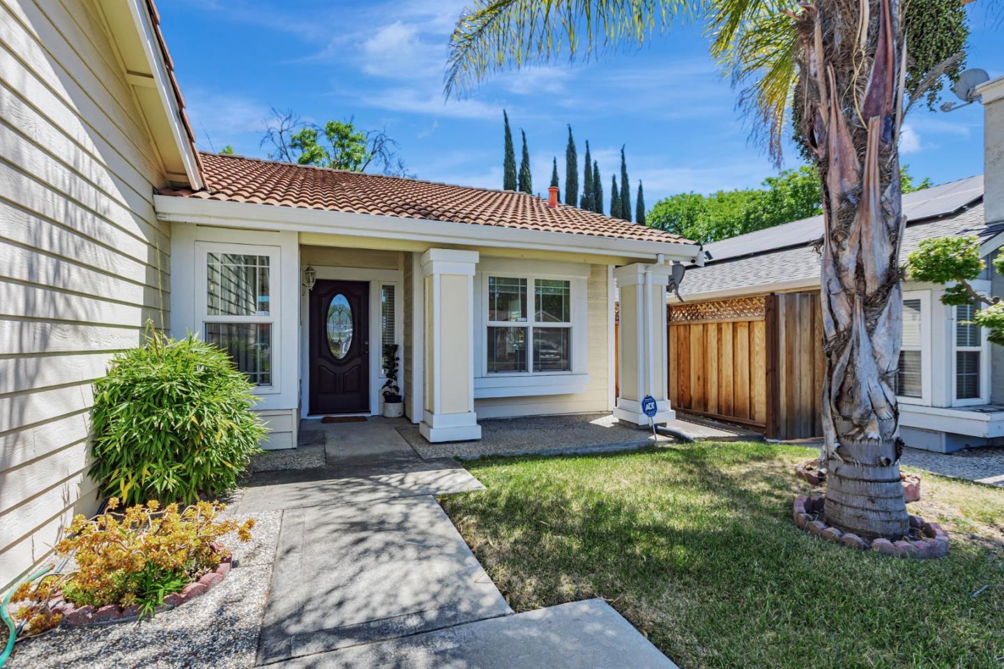 2542 Buckhill Court