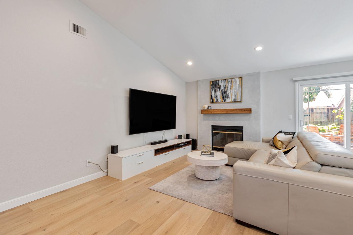 2542 Buckhill Court
