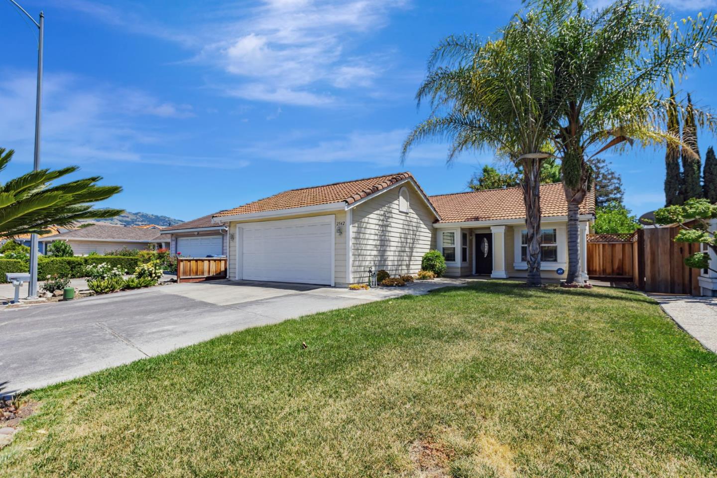 2542 Buckhill Court
