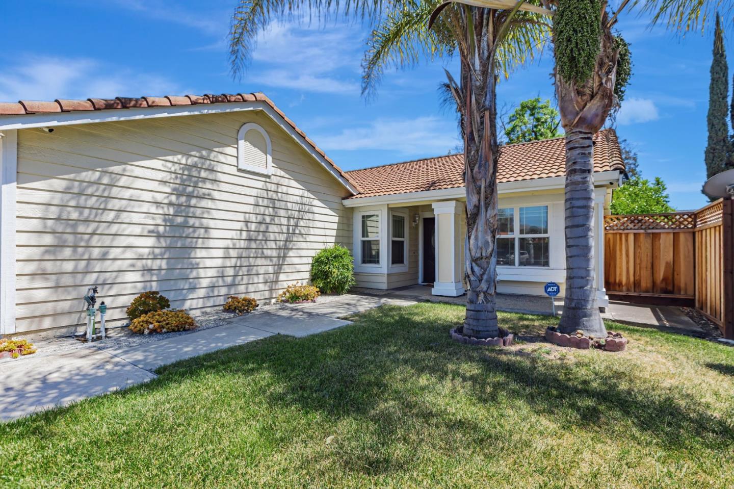 2542 Buckhill Court