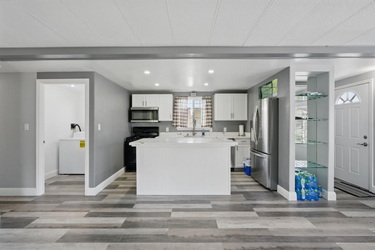 3015 East BAYSHORE Road Unit: 169