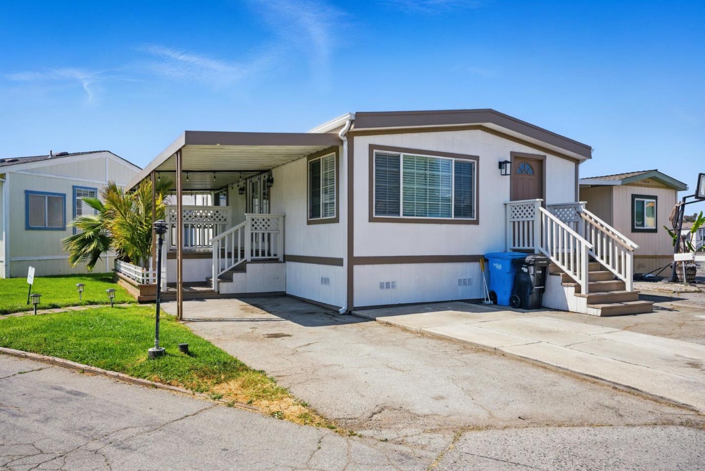 3015 East BAYSHORE Road Unit: 169