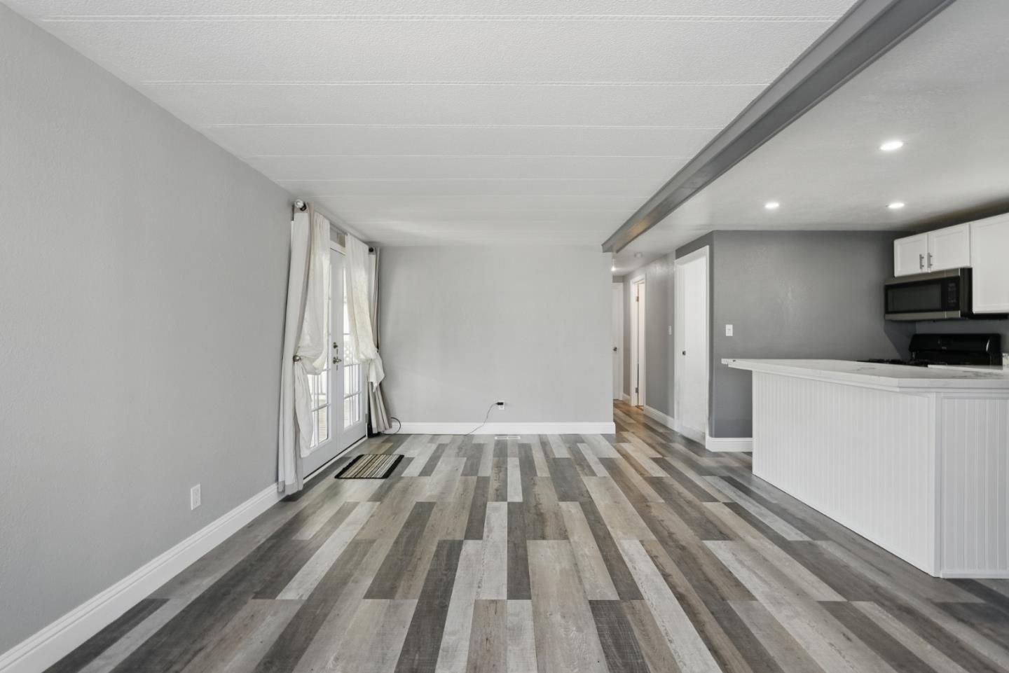 3015 East BAYSHORE Road Unit: 169