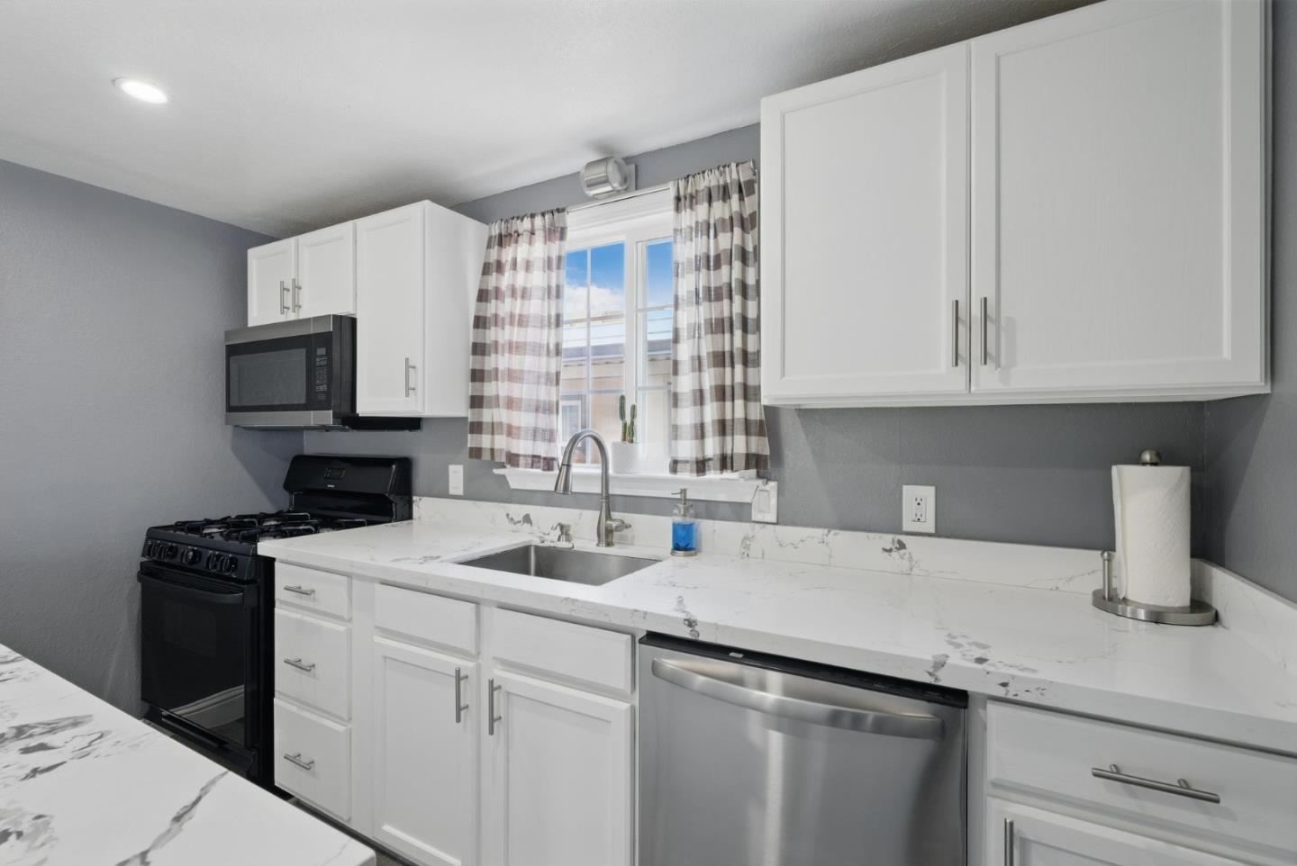 3015 East BAYSHORE Road Unit: 169