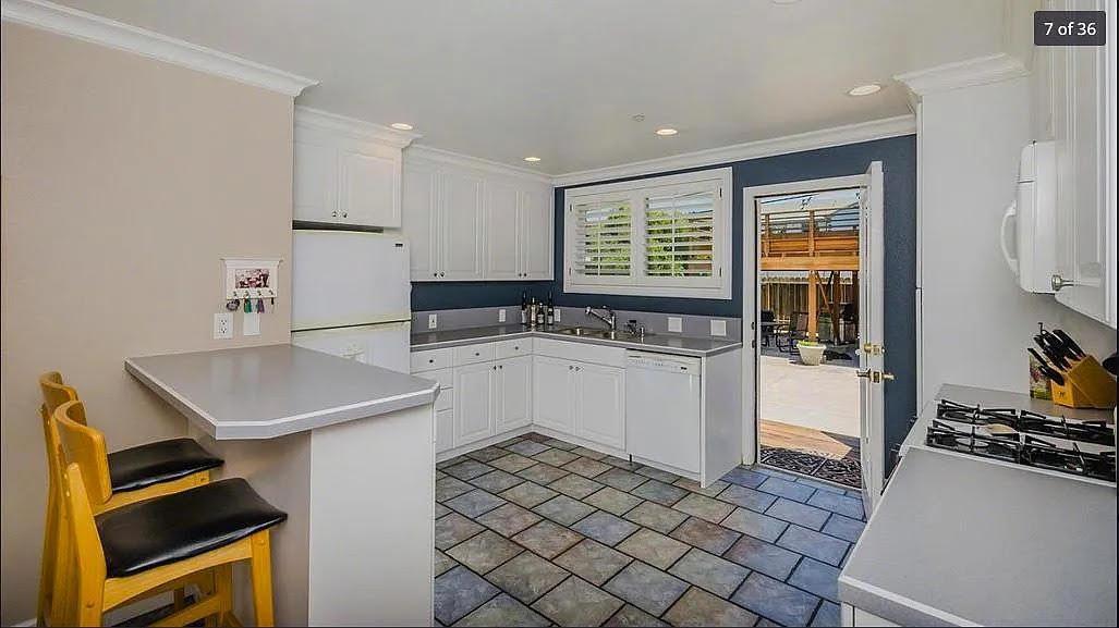 1418 Bradley Court