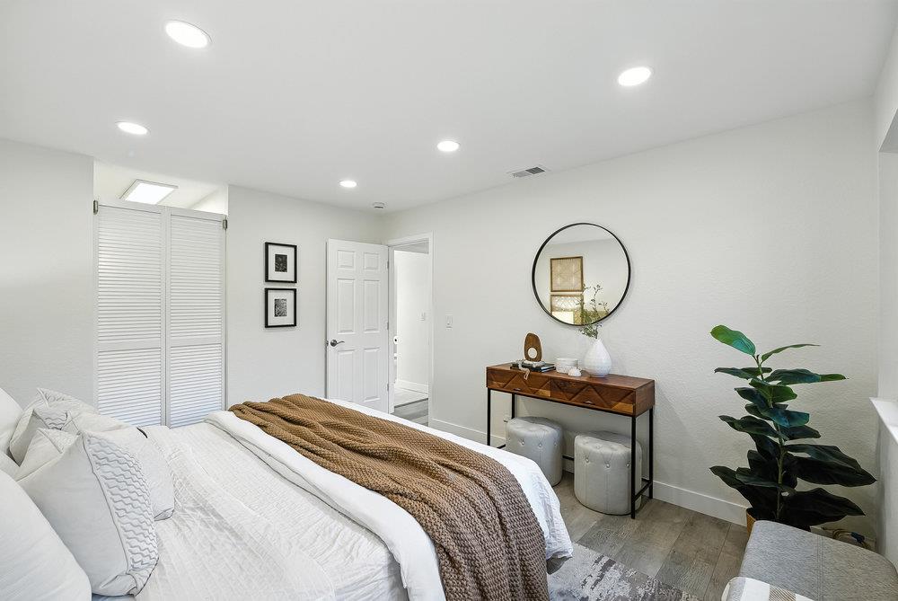 1907 La Terrace Circle