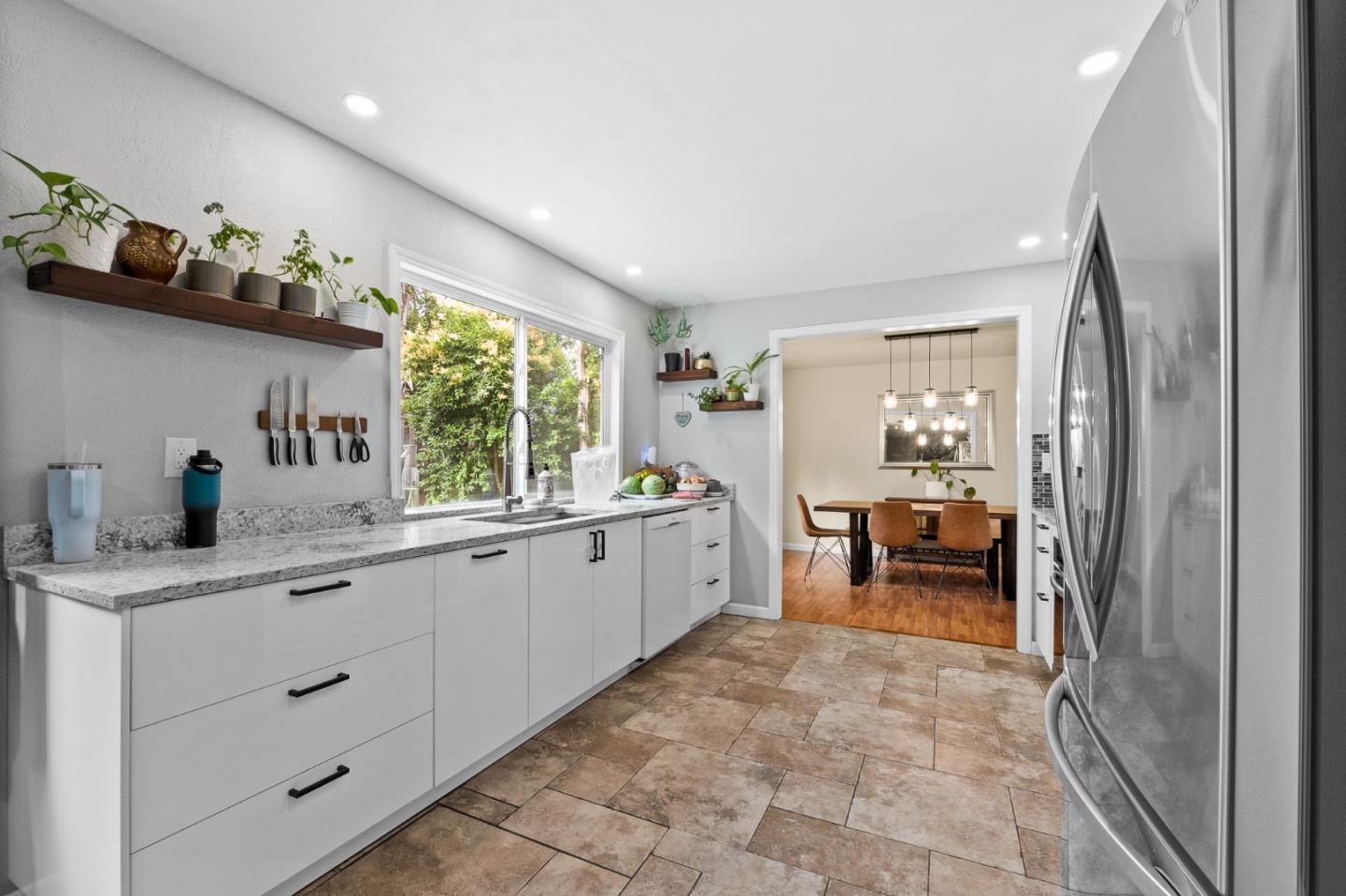 326 El Molino Way