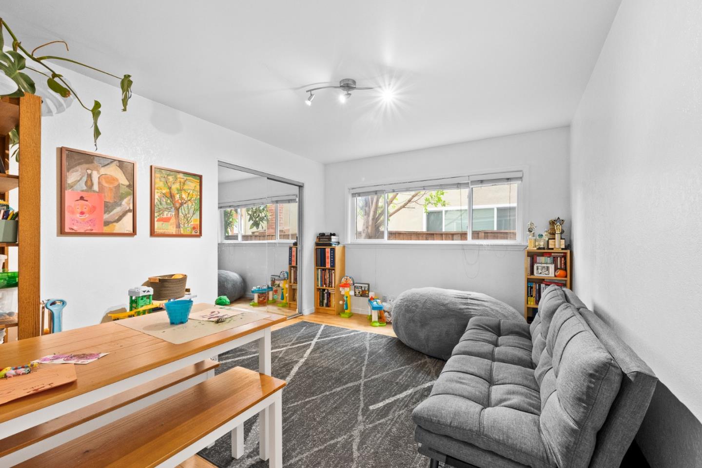 326 El Molino Way