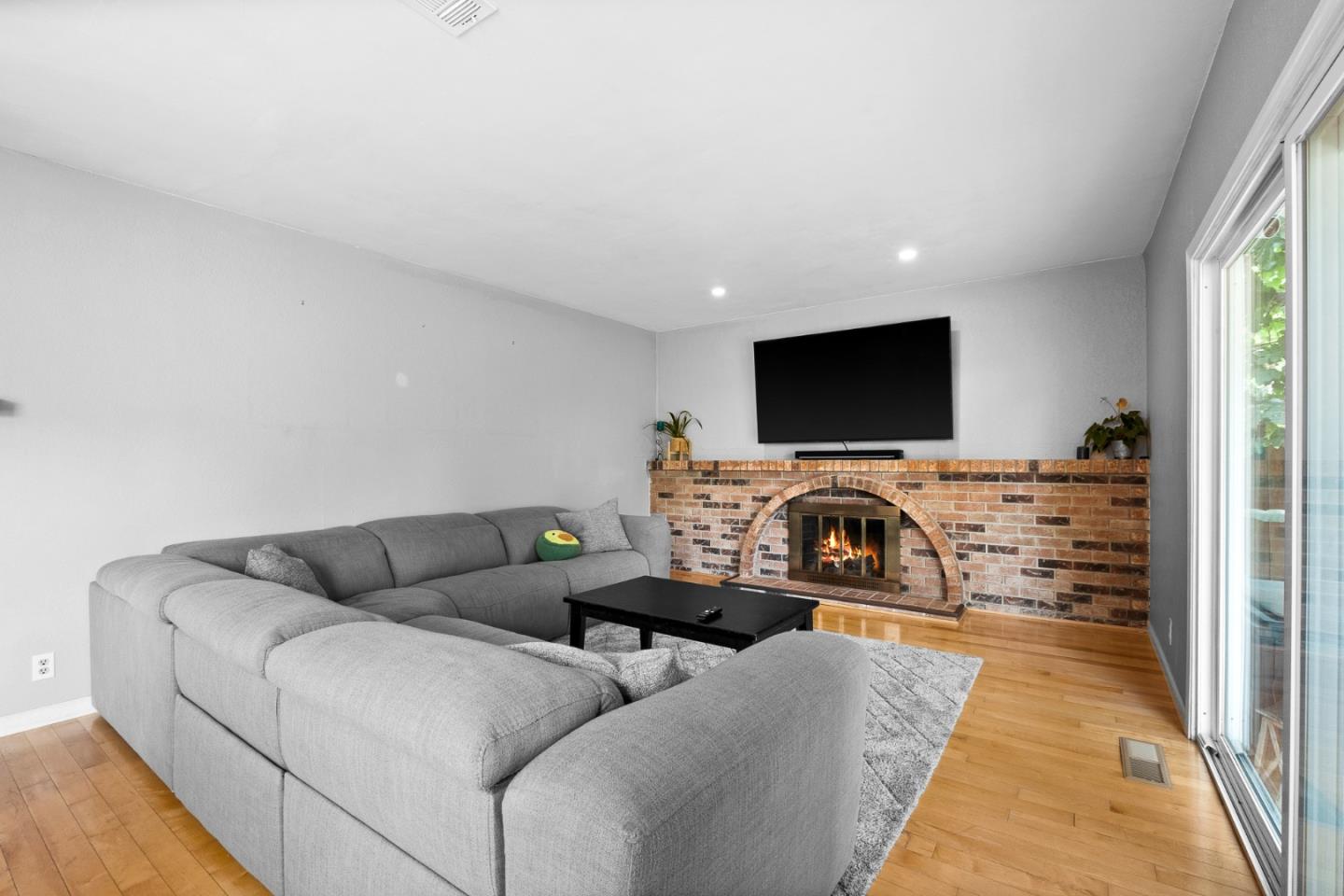 326 El Molino Way