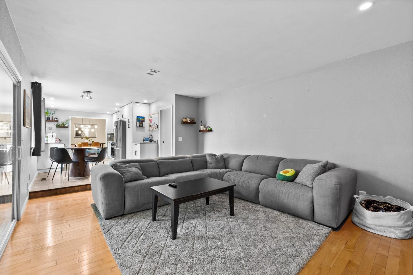 326 El Molino Way