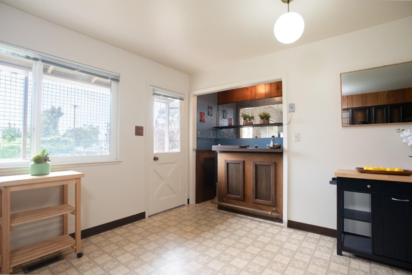 572 Cherry Avenue