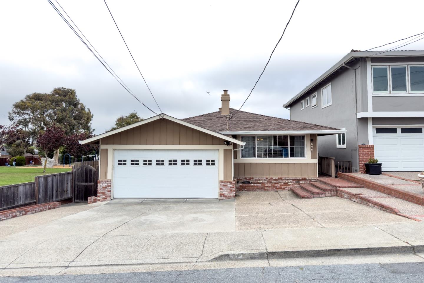 572 Cherry Avenue