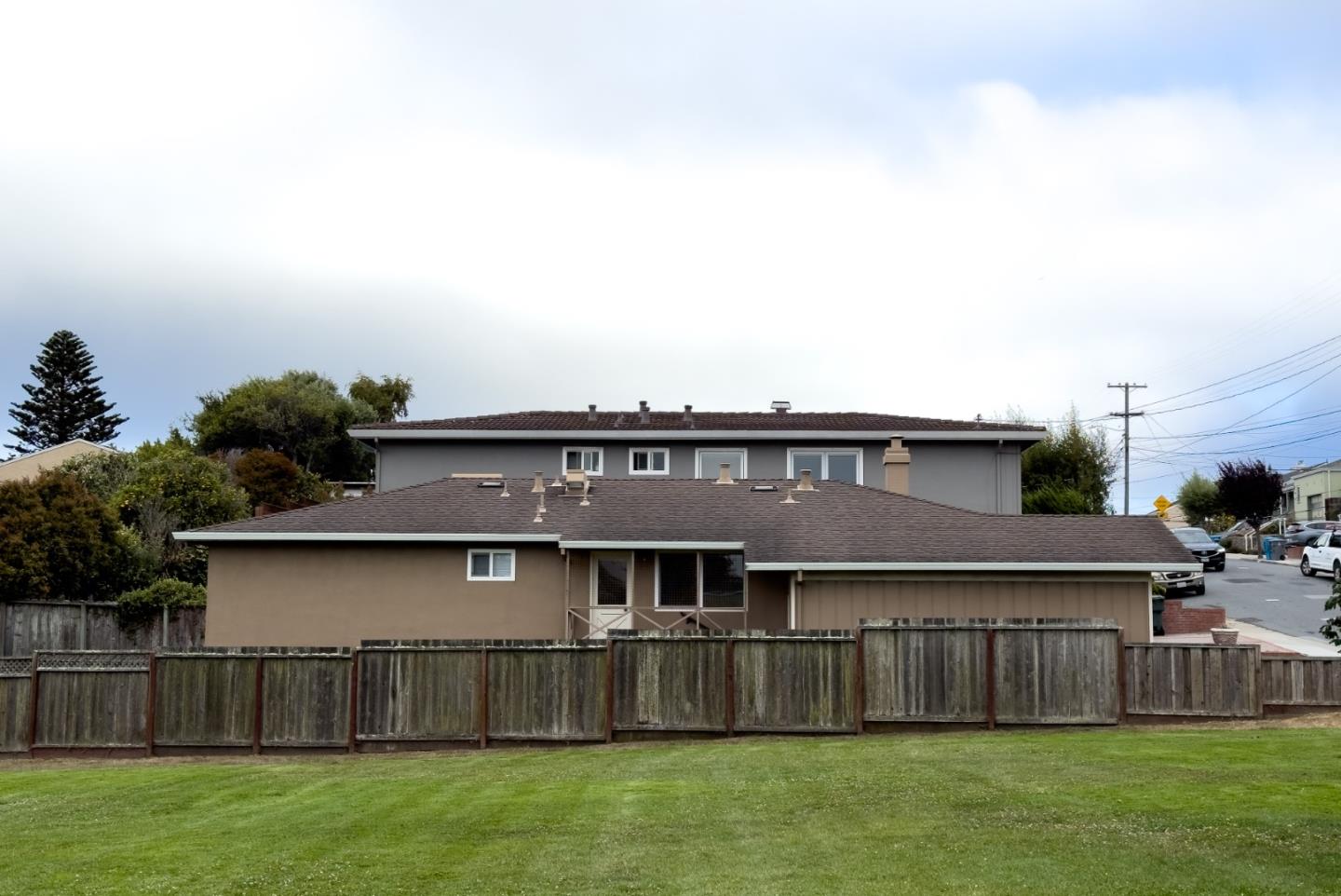 572 Cherry Avenue