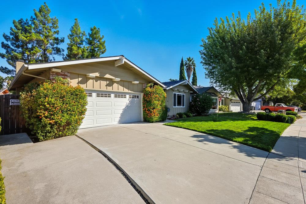 737 Los Huecos Drive