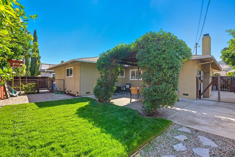 737 Los Huecos Drive