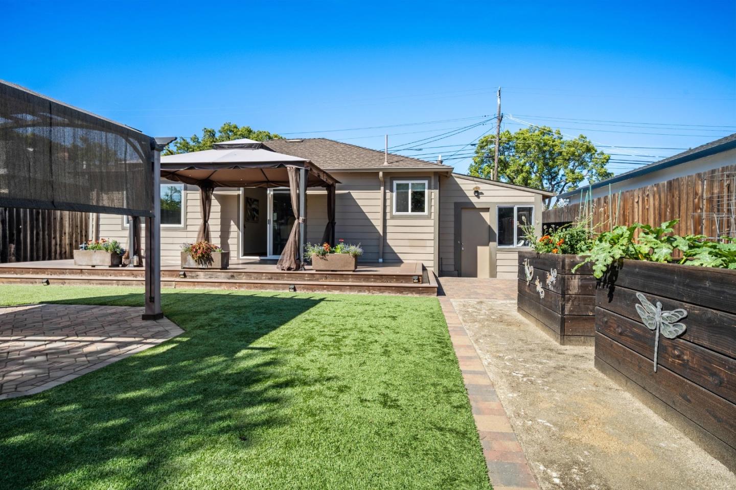 554 Scott Avenue
